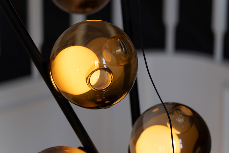 blog-interview-frank-zimmermanns2026-02-toskanisches-erbe-treppenhaus-lampe